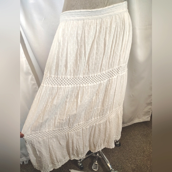 2 Pc:Crochet Vintage Maxi Skirt: St. John Bay Jeri Marque Knit Sweater, White,M - Picture 6 of 16